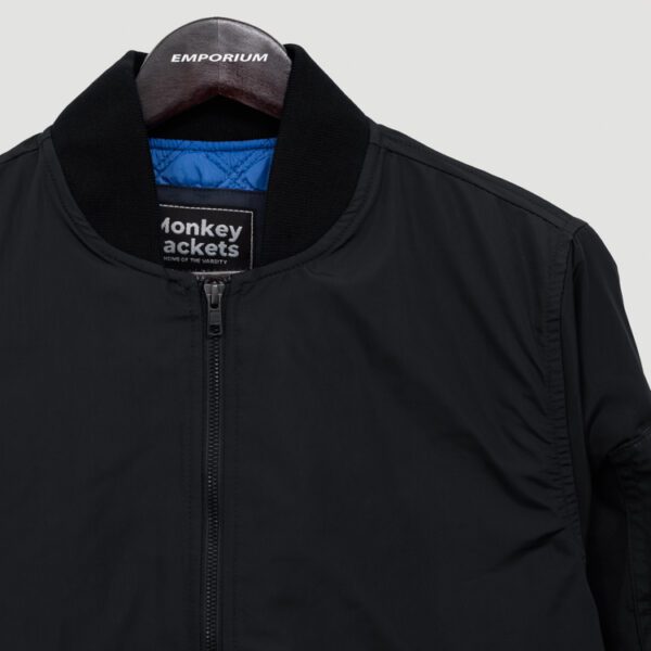 chumpa negra estructura plana marca monkey jackets slim 156200 305985 2