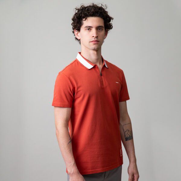 polo ladrillo estructura cuello contrastado marca carven slim 149916 249600 1