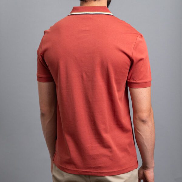 polo roja estructura labrada marca carven slim 155758 296544 4